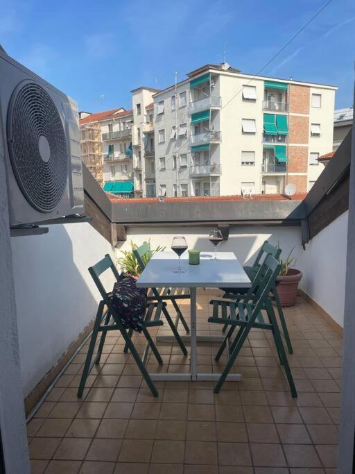 Centro Storico-Mansarda Verde Con Terrazzino E A/C Asti Eksteriør bilde