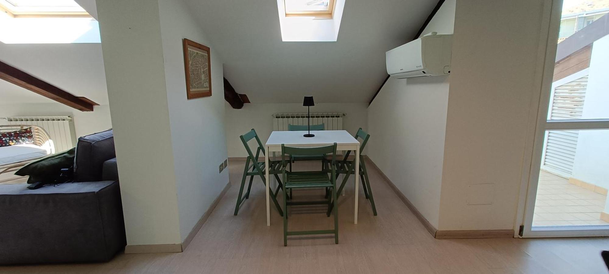 Centro Storico-Mansarda Verde Con Terrazzino E A/C Asti Eksteriør bilde